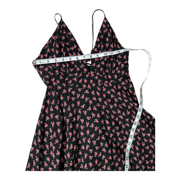 Forever 21 Size Small Short Dress Black & Pink Floral Deep V-Neck Crossed Strap - Picture 8 of 10